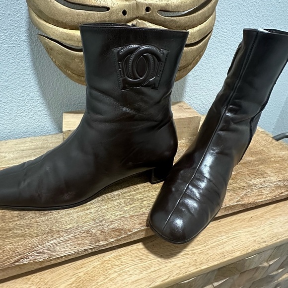 Salvatore Ferragamo Women's Dark Brown Leather Square Toe Ankle Boots Size 10B - Picture 1 of 9